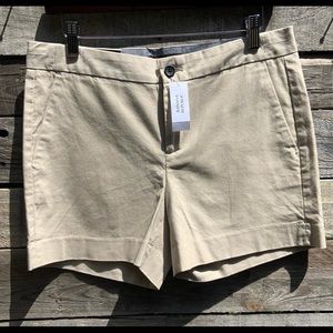 🌻NEW (with tags) Banana Republic Hampton Fit Tan Khaki Shorts Size 6